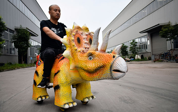 騎乘行走恐龍,可以騎的恐龍,騎乘仿真恐龍,恐龍搖搖車